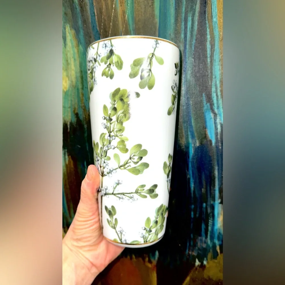 Smithsonian By Goebel Porcelain Mistletoe Vase